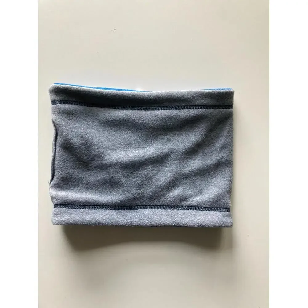Tommy Hilfiger $29 REVERSIBLE Unisex  Blue Scarf OS
